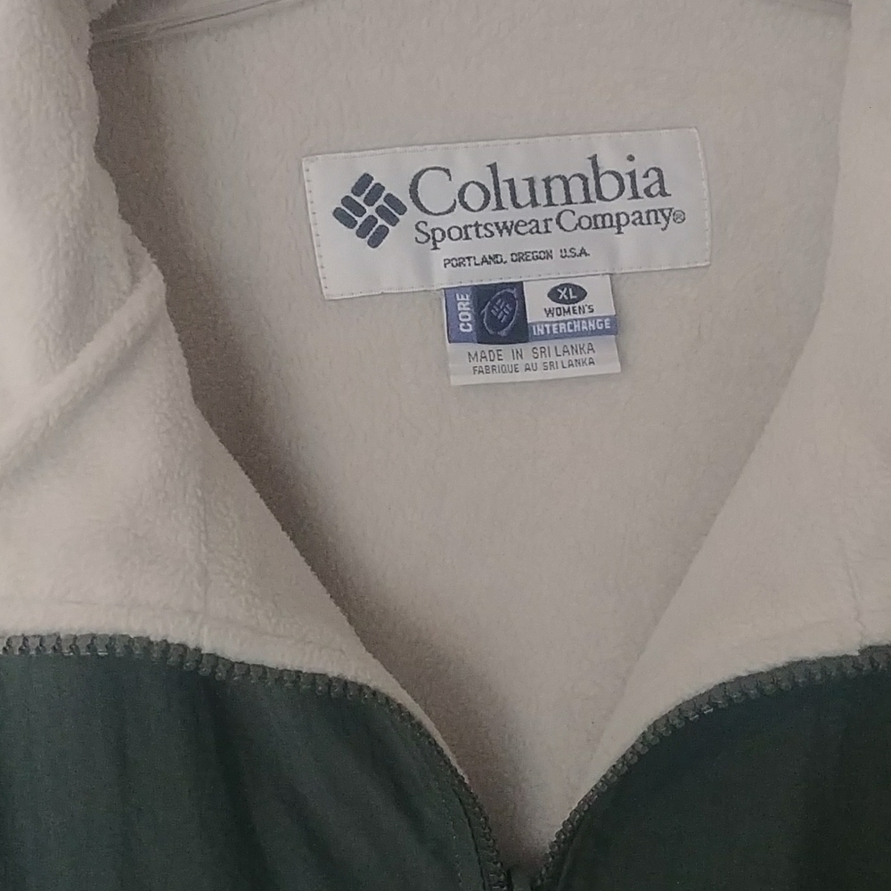 Woman's Columbia Jacket - Picture 2 of 11